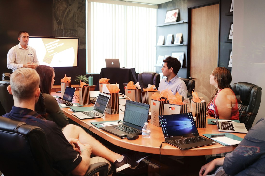 Equipo en una sesión de capacitación